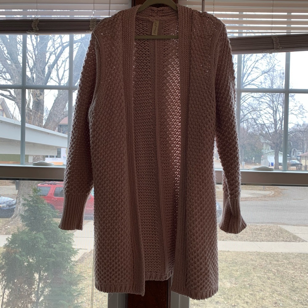 Evereve Brand: Allison Joy- Long pink chunky Cardi